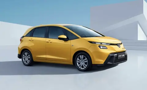 新款本田飞度：降价2万+大屏加持，还能在新能源时代逆袭吗？